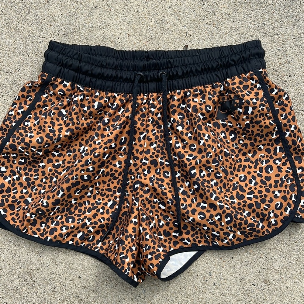 Nike Shorts Animal Print Aop Cheetah Standard Fit Shorts High Waist Black small